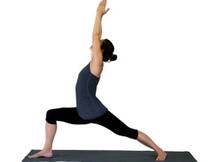 कूल्हों और जांघों को बनाना है दुरुरूत तो करें ये आसन!