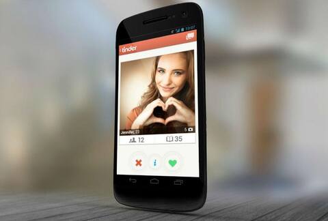 टिंडर पर इन 15 वजहों से लड़कों को स्वाइप लेफ्ट करती हैं लड़कियां!