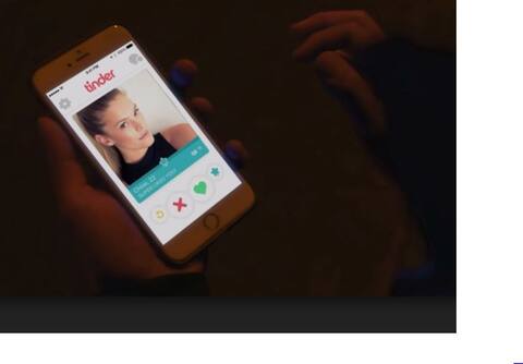 टिंडर पर इन 15 वजहों से लड़कों को स्वाइप लेफ्ट करती हैं लड़कियां!