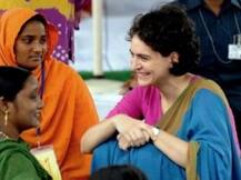यूपी में कांग्रेस प्रचार समिति की सदस्य हो सकती हैं प्रियंका गांधी, पार्टी की बैठक में हुईं शामिल