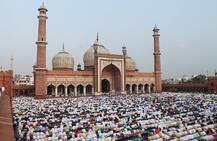 Delhi News: बारिश के बाद जामा मस्जिद के गुंबद से छूटे सीमेंट के टुकड़े, शाही इमाम का आरोप- ASI को लिखते रहे लेकिन उचित जवाब नहीं मिला