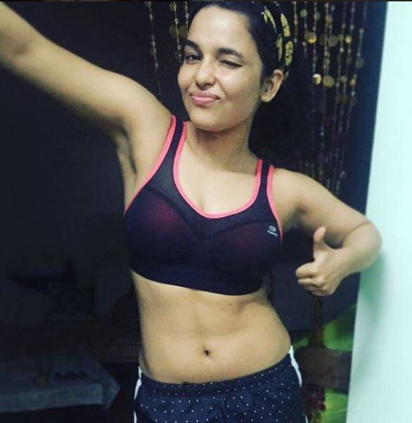 चित्राशी के फैंस के बीच उनका ये लुक काफी पसंद किया जा रहा है.