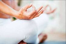 ब्राजील में लोग योग से दूर कर रहे तनाव