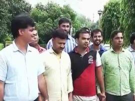 Delhi Crime Branch Busts Gang Selling Mobile Cdr सावधान ! कहीं आपके मोबाइल नंबर की भी तो नहीं लग रही 'बोली', दिल्ली पुलिस ने पकड़ा गैंग