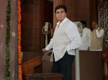 गुजरात में दलितों की पिटाई के विरोध में राज बब्बर ने दिया लखनऊ में धरना