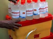 हिट साबित हो रहा है बोतलबंद गंगाजल, 2 दिन में शेल्फ स्टॉक खत्म