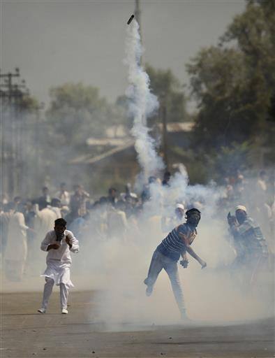 क आधिकारिक प्रवक्ता ने कहा कि ज्यादातर घायल व्यक्तियों को या तो अस्पतालों से छुट्टी दे दी गई है.