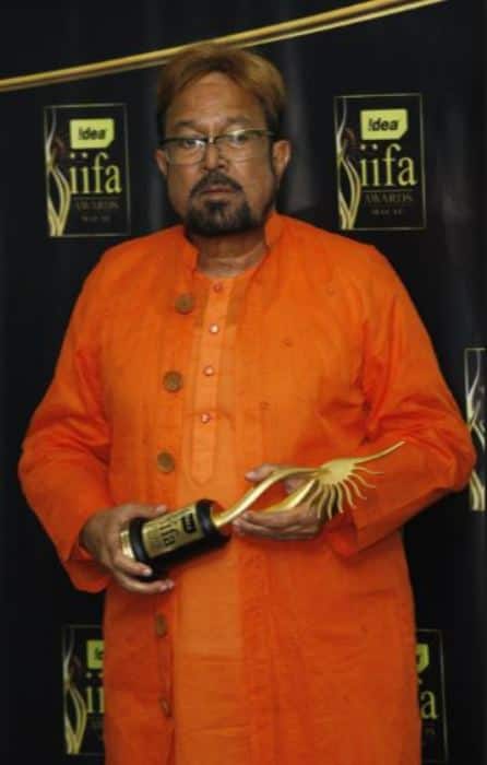  तीन बार अपनी बेहतरीन अदाकारी के लिए फिल्मफेयर के सर्वश्रेष्ठ अभिनेता का पुरस्कार जीतने वाले राजेश खन्ना का जन्म 29 दिसंबर,1942 में अमृतसर में हुआ था. हालांकि, राजेश को उनके जैविक माता-पिता के रिश्तेदार चुन्नी लाल खन्ना और लीला वती खन्ना ने पाला-पोसा. उनके असली माता-पिता का नाम लाला हीरानंद और चंद्रानी खन्ना था. 