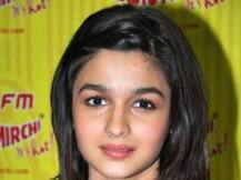 असुरक्षित नहीं, पर कई बार असहज हो जाती हूं: आलिया भट्ट