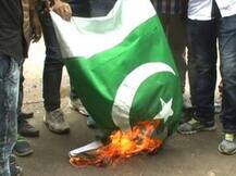 इलाहाबाद: मुस्लिम छात्रों की अगुवाई में यूनिवर्सिटी के स्टूडेंट्स ने किया PAK के खिलाफ प्रदर्शन