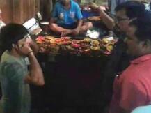 मथुरा: फूड इंस्पेक्टर की दबंगई, दुकानदार को सरेआम करवाया उठक-बैठक!