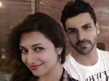 IN PICS: शादी के बाद पहली बार लोगों से रु-ब-रु हुए 'दिवेक'