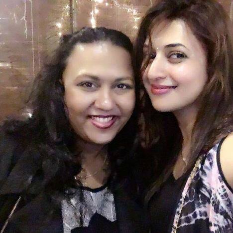 दिव्यांका स्टार प्लस के सीरियल 'ये है मोहब्बतें' में फीमेल लीड रोल में हैं तो वहीं विवेक कलर्स के सीरियल 'कवच काली शक्तियों से' में मेल लीड रोल में नजर आते हैं.