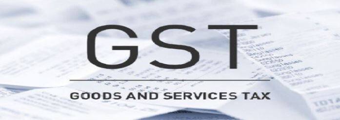 भारत दोहरे GST को लागू करने की तैयारी में है. जिसके सहत सेंट्रल GST को CGST और राज्य GST को SGST कहा जाएगा. GST को लागू करने में सबसे बड़ी रुकावट देश के सभी राज्यों के बीच तालमेल बिठाने की है. केंद्र और राज्य समान टैक्स दर पर तो लगभग सहमति बना चुके हैं लेकिन राज्यों के बीच होने वाले व्यापारिक सौदें की दरों, प्रशासनिक दक्षता और बुनियादी ढांचे की तैयारियों को लेकर सहमति बनने में काफी दिक्कतों का सामना करना पड़ रहा है.