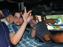 शराब के नशे में BSP नेता के बेटे ने राह चलते लोगों को मारी कार से टक्कर