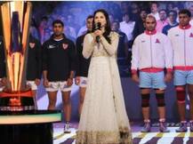 नए अवतार में सनी लियोनी, प्रो कबड्डी लीग में गाया राष्ट्रगान