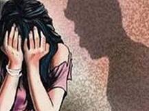 शादी के लिए मना करने पर लड़की पर फेंका तेज़ाब