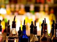 कानपुर: पुलिस ने अवैध बार में मारा छापा, भारी मात्रा में विदेशी शराब बरामद