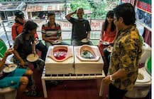 टॉयलेट में खाना खाने के लिए हो जाएं तैयार