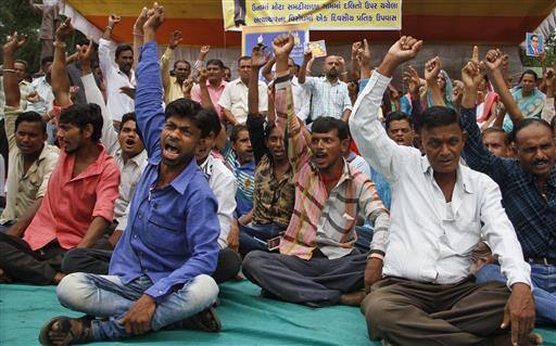 इसी बीच अपराध जांच विभाग (अपराध शाखा) ने सुरेंद्रनगर में 2012 में पुलिस की गोलीबारी में तीन दलित युवकों की मौत के मामले में अपनी एक संक्षिप्त रिपोर्ट गुजरात हाई कोर्ट को सौंपी है, जिसमें कहा गया है कि किसी के खिलाफ कोई अपराध नहीं पाया गया. उल्लेखनीय है कि पुलिस ने एके-47 से गोलियां चलाई थीं. दलित कार्यकर्ता और पेशे से वकील जिग्नेश मेवानी ने कहा,