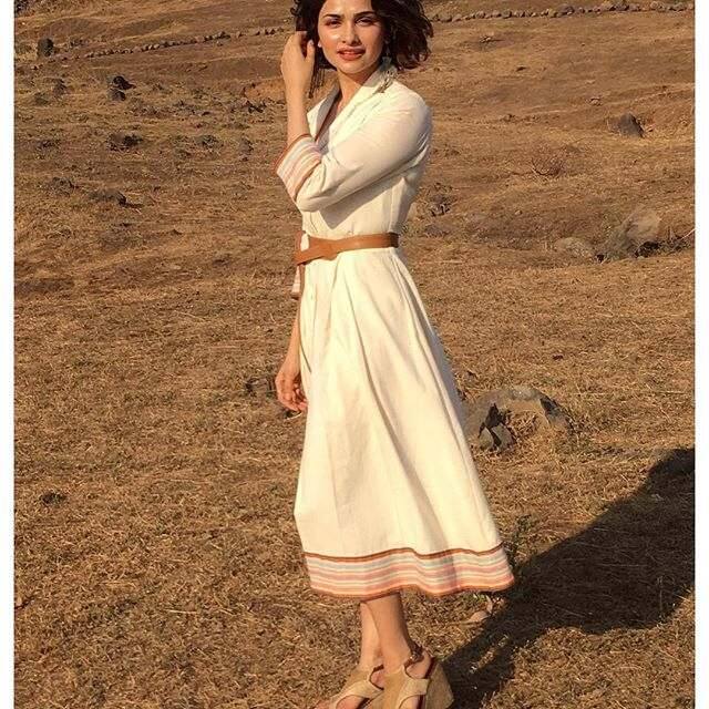 प्राची ने अपने बयान में यह भी कहा कि उन्हें बेवफाई बर्दाश्त नहीं है और वे किसी को दूसरा मौका नहीं देती. शादी की बात पर प्राची ने कहा कि अभी उनका ऐसा कोई इरादा नहीं है और ये उनके मस्ती और काम करने के दिन हैं.