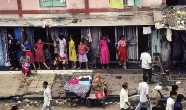 गंगा जमुना (इतिवारी) भारत का पांचवा सबसे बड़ा वेश्यावृत्ति का अड्डा है. नागपुर स्थित इस रेड लाइट एरिया की 30 से 40 प्रतिशत वेश्याएं HIV से पीड़ित हैं. 