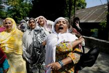 IN PICS: कश्मीर में नहीं सुधर रहे हालात,  आंदोलनकारियों ने फिर किया प्रदर्शन