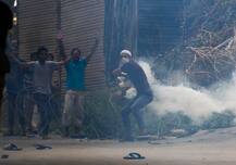 IN PICS: कश्मीर में नहीं सुधर रहे हालात,  आंदोलनकारियों ने फिर किया प्रदर्शन