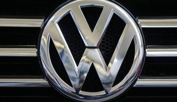 Volkswagen Asked To Submit Road Map Of Recalling 3 23 Lakh Cars On Emissions Software 3.23 लाख कारों को वापस लेने के बारे में रोडमैप पेश करे फॉक्सवैगन: NGT