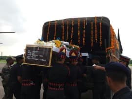 States मथुरा: शहीद बबलू सिंह की हुई अंत्येष्टि, परिजनों ने की 5 करोड़ की मांग