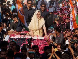 रोड शो के दौरान बीमार पड़ीं सोनिया गांधी, पीएम ने की स्वस्थ्य होने की दुआ