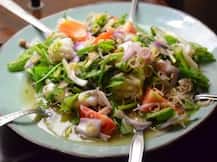 नूडल्‍स चाट खाई है कभी, चुटकियों में बन जाएगी ये चाट!