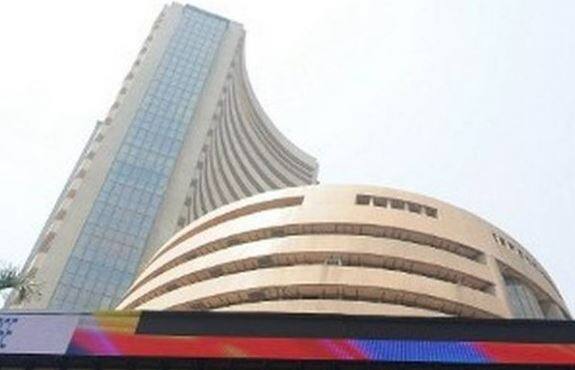 स्टॉक मार्केट में सपाट कारोबारः जीडीपी में गिरावट से बाजार रहा मायूस Stock Market Closed At Flat Note Due To Decline In Gdp स्टॉक मार्केट में सपाट कारोबारः जीडीपी में गिरावट से बाजार रहा मायूस
