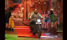 रुस्तम प्रमोशन: कपिल के शो में अक्षय की धमाकेदार एंट्री