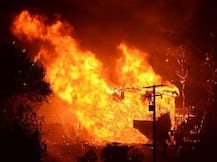 मुरादाबाद: तेज धमाके के साथ बिजली घर में लगी भीषण आग, लोगों में दहशत का माहौल