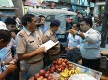 पलक झपकते ही उचक्को ने बाइक की डिग्गी से उड़ा दिए लाखों रुपए!