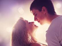 इस शहर में खुलेआम कर सकते हैं लिपलॉक लेकिन बैन है लव-लॉक!