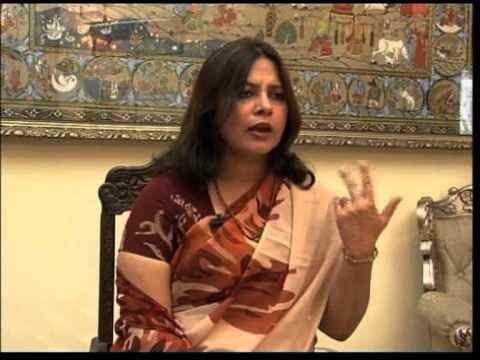 मीनाक्षी ने कहा कि कुछ पार्टियां स्वयं को दलितों का मसीहा मानती हैं, लेकिन इस वर्ग के उत्थान के लिए आज तक कुछ नहीं हुआ. विपक्ष की कथनी और करनी में फर्क है. मुख्य विपक्षी पार्टी कांग्रेस जब केंद्र में थी तब उसने दलितों के उत्थान के लिए क्या किया? वह कहती हैं,