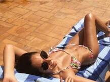 ब्रूना अब्दुल्ला ने सोशल मीडिया पर दिखाई अपनी बोल्डनेस, देखें Pics