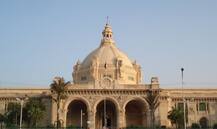 क्यों झगड़ रहे हैं यूपी के IAS और IPS अफसर? प्रदेश भर में हो रही है चर्चा