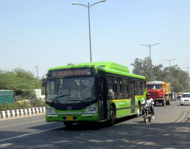 DTC में यात्रा करने वाले यात्री इन नंबरों पर शिकायत कर सकते हैं: 011-24351587, 24350378, 24351763, 24352745, 9718190098, 9718190047