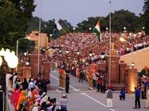 सीमा पर जवानों को राखी बांधने वाघा बॉर्डर पर जाएंगी मथुरा की बेटियां