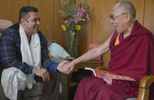 IN PICS: दलाई लामा से मिले सलमान और यूलिया!