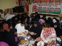 IN PICS: काशी की मुस्लिम बहनों ने भेजी पीएम मोदी को राखी