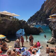 शानदार छुट्टियां बिता रही हैं क्वीन में कंगना की दोस्त बनीं लीसा हेडन!