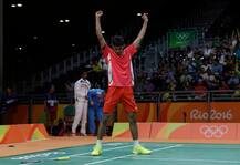 बाई ने श्रीकांत के लिए पांच लाख रूपये की घोषणा की