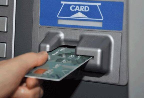  ATM से पैसा निकालने के लिए बस आपको अपने मोबाइल फोन पर एक ऐप डाउनलोड करना है.