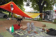 यूपी: गरीबी की वजह से डॉक्टर बने 'हैवान' तो गैर बनें 'भगवान'