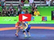 Watch: गौरव के उस पल को जब साक्षी ने मारा था जीत का मुक्का