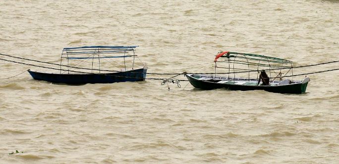 यूपी : मां के साथ नहाने गए तीन बच्चों की नदी में डूबने से मौत, महिला को बचाया गया